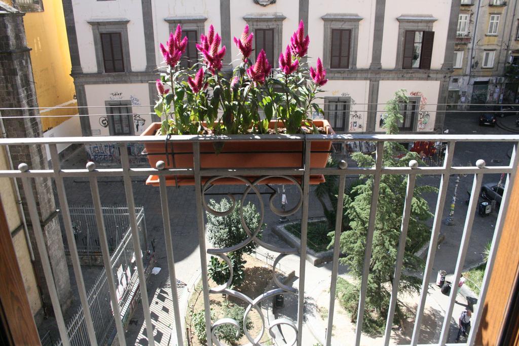 Apartment 25 Naples Bilik gambar